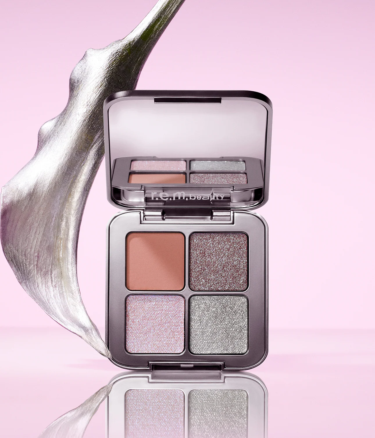 r.e.m. beauty - sweet dreams eyeshadow quad